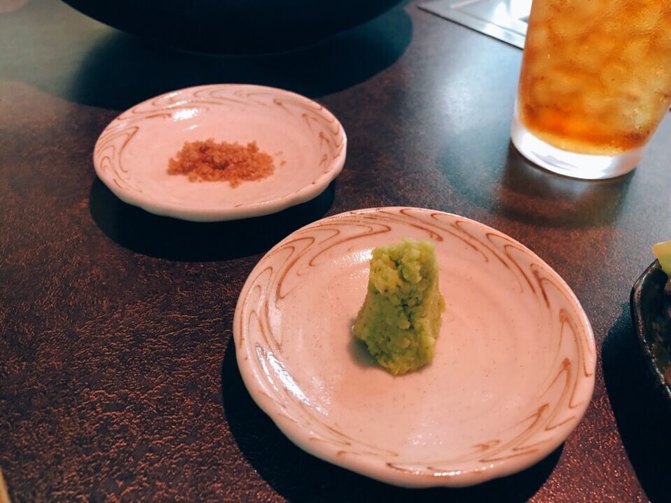 お肉の薬味の塩とわさび