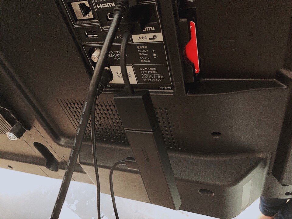 Fire TV StickをHDMI入力ポート3に差し込む