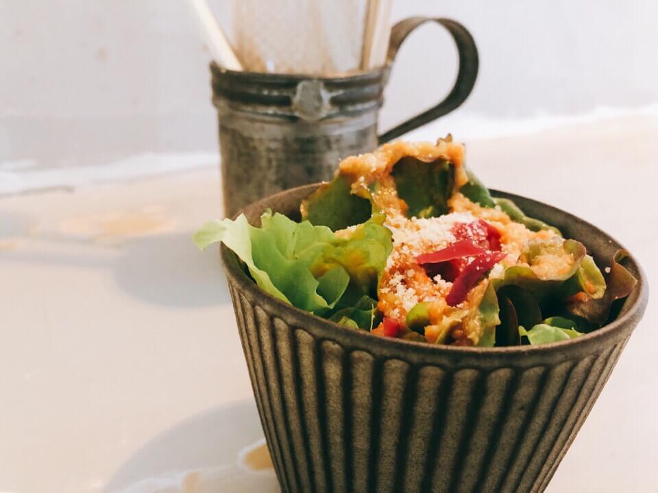 JunバーグLunchのサラダ