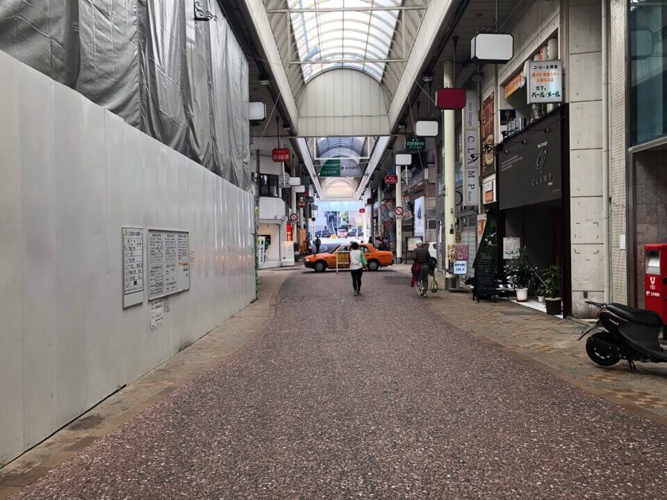 サンモール中園をまっすぐ進むとazitoはある