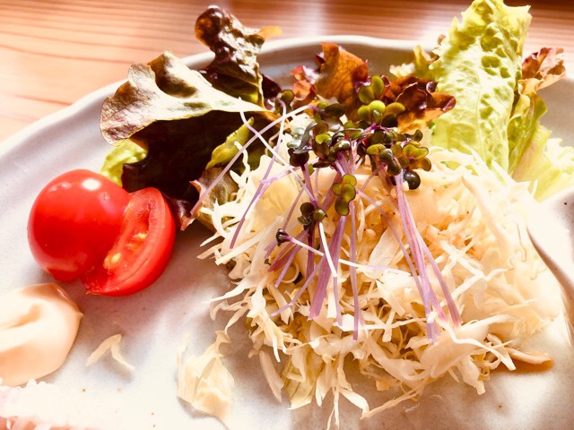cafe Lepusの週替わりランチ800円のサラダ