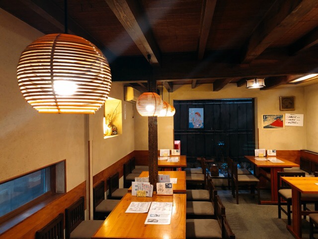 万屋町の蕎家の店内がオシャレ