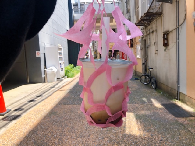 善茶のタピオカホルダーは歩いても破れない