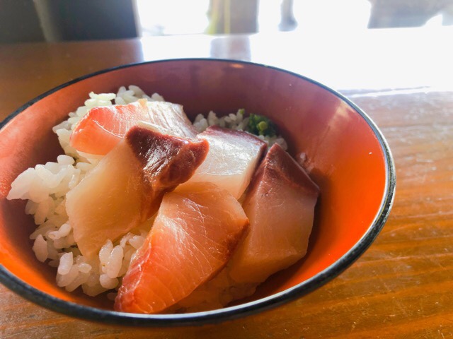 船番所のセルフ海鮮丼