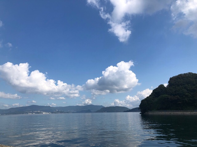 船番所の前の佐世保湾